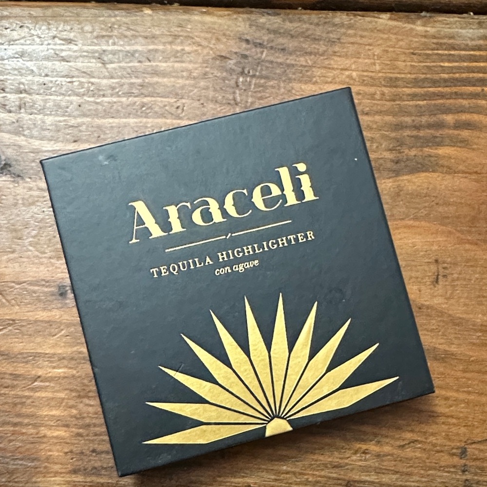 Araceli Tequila Highlighter